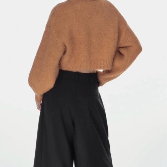 Zara, Crop Fuzzy Sweater, Size Snall - Picture 2 of 9